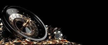 Baccarat ဇယားဂိမ်း ကစားနေသော casino table မြင်ကွင်း